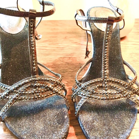 Le Chateau pewter jewelled heels - Picture 5 of 8